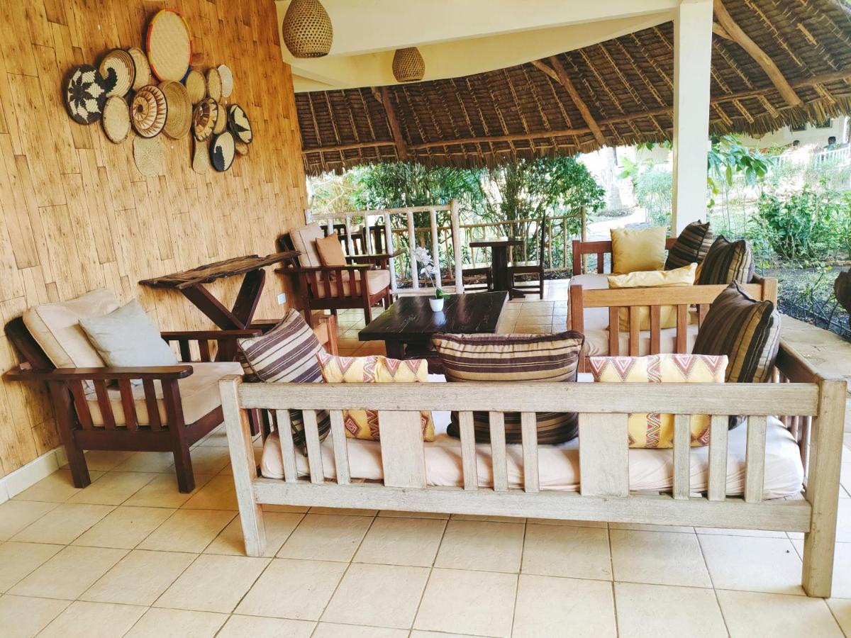 Upani In Diani Bed & Breakfast Diani Beach Ngoại thất bức ảnh