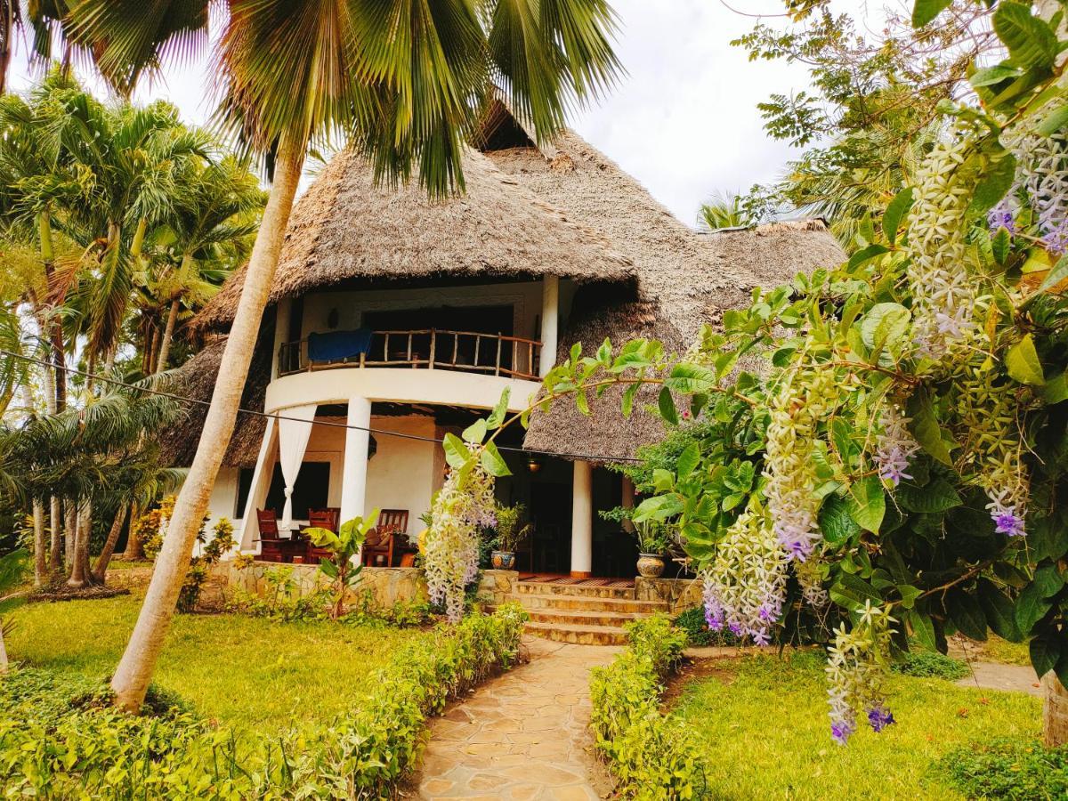 Upani In Diani Bed & Breakfast Diani Beach Ngoại thất bức ảnh